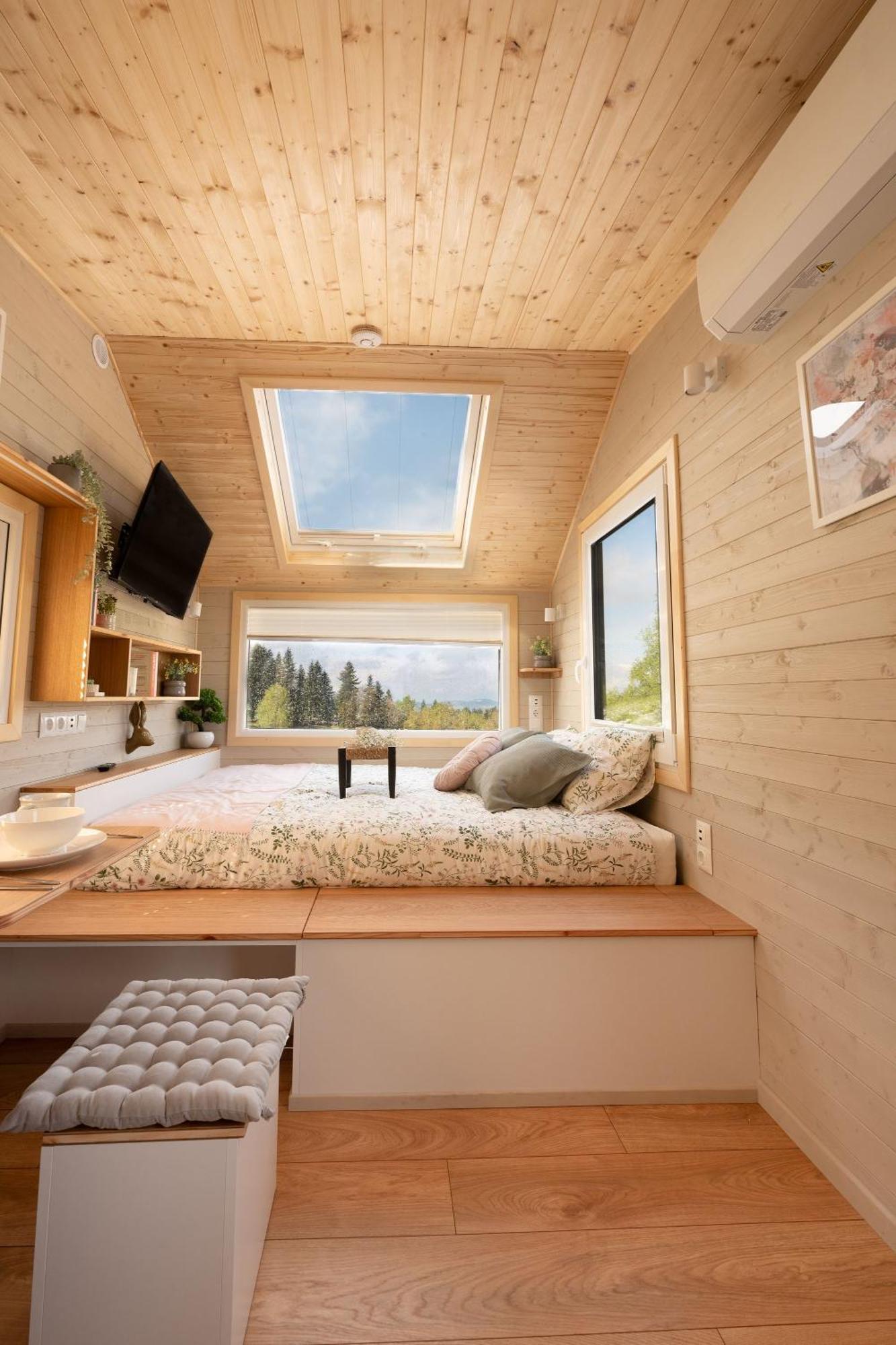 Aurora Green Hill Podobin Екстериор снимка