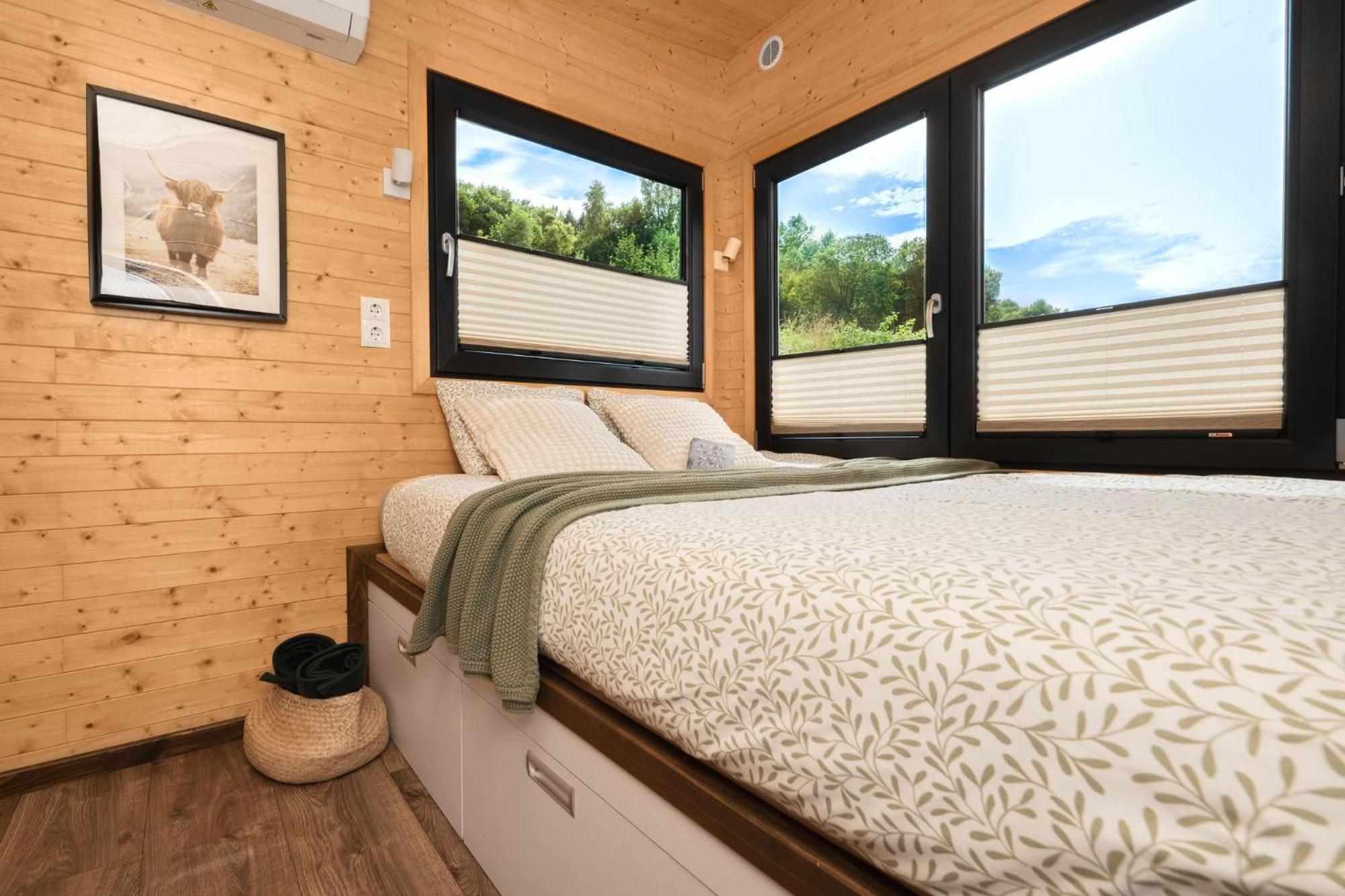 Aurora Green Hill Podobin Екстериор снимка